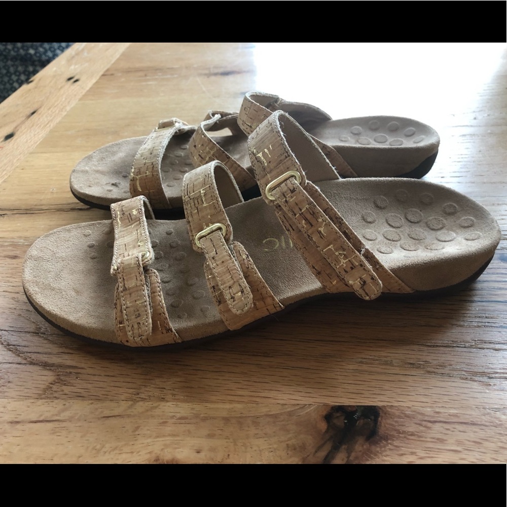 Vionic Aubrey sandals, like new, sz 8